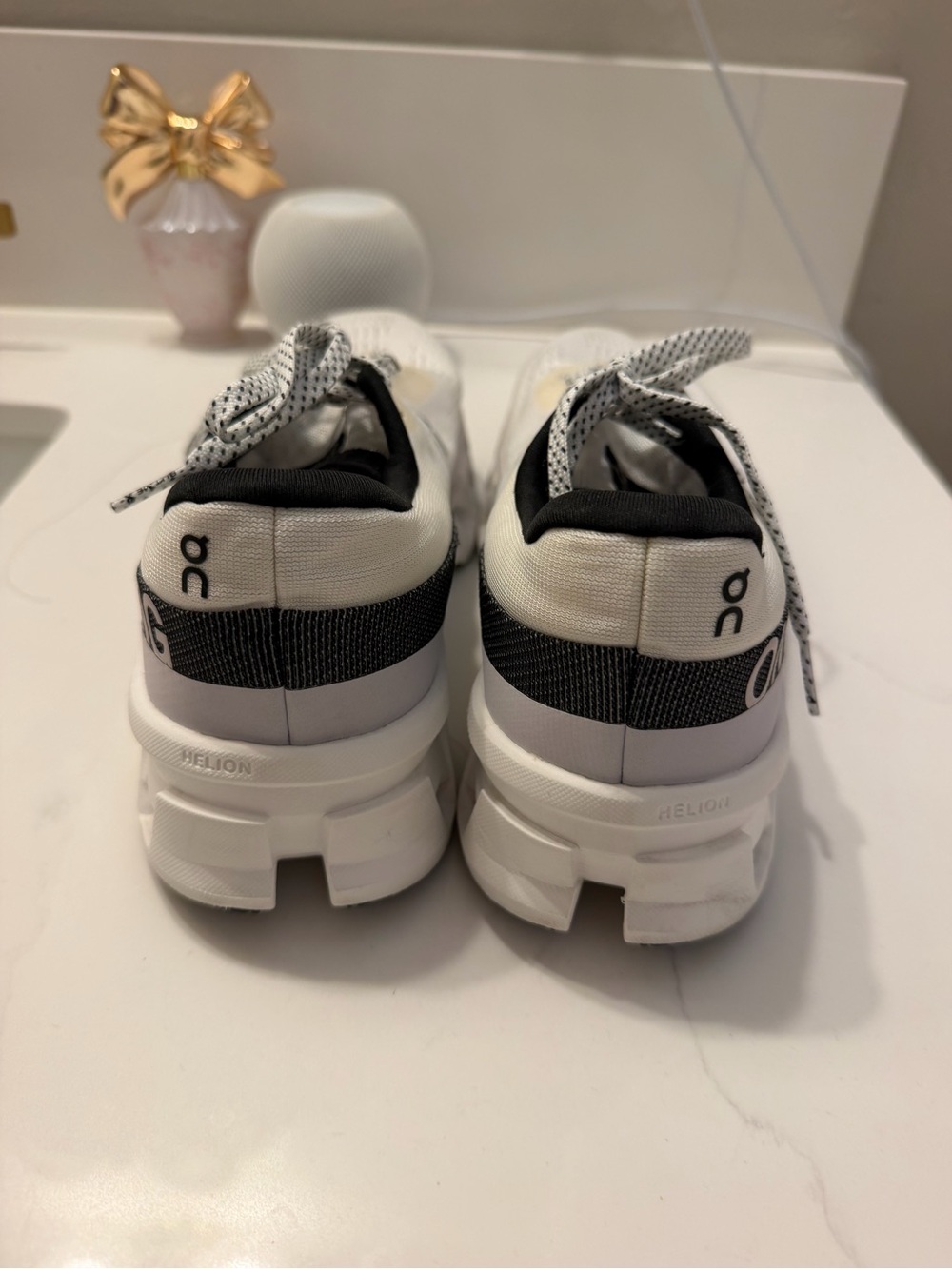 On Cloudmonster White Black Running Shoes Women’s Size 9 EU 40.5 - Picture 3 of 7